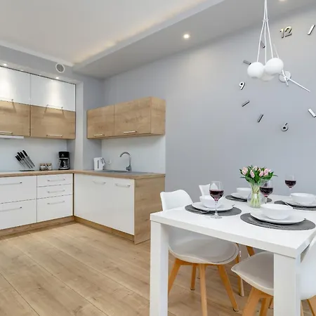 Porta Mare - With Sea View Balcony & Parking By Renters